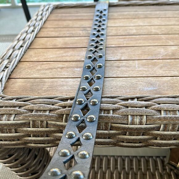 Black Hammered Studded Leather Women’s Belt M - Picture 4 of 5